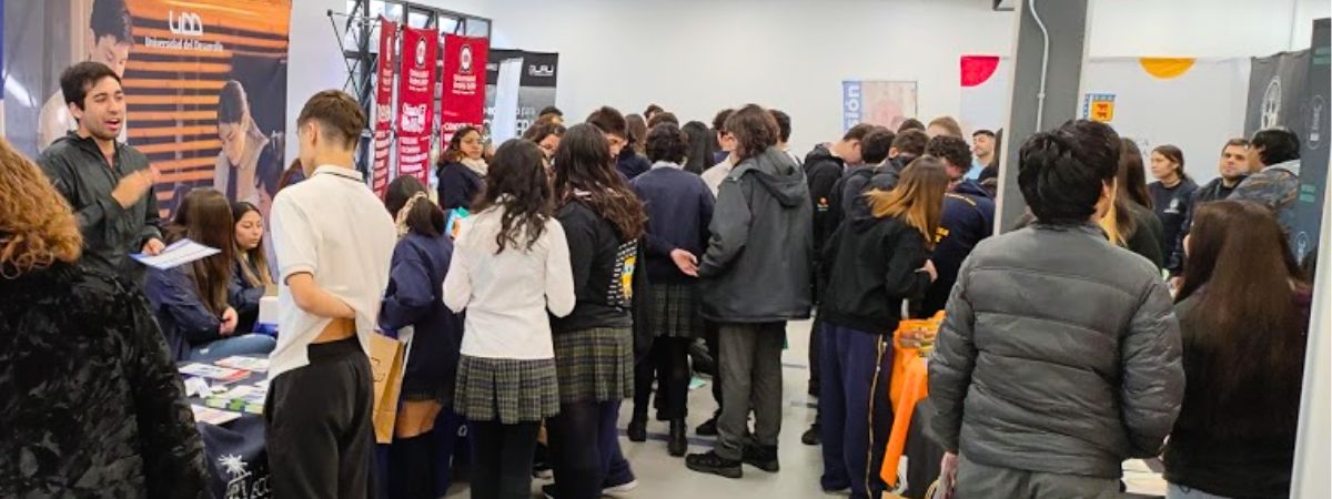 Feria vocacional: un espacio para explorar el futuro.